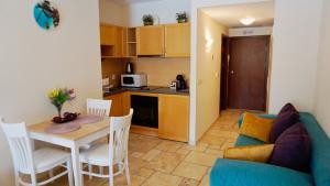 Кът за хранене Калиакрия 82 Роял